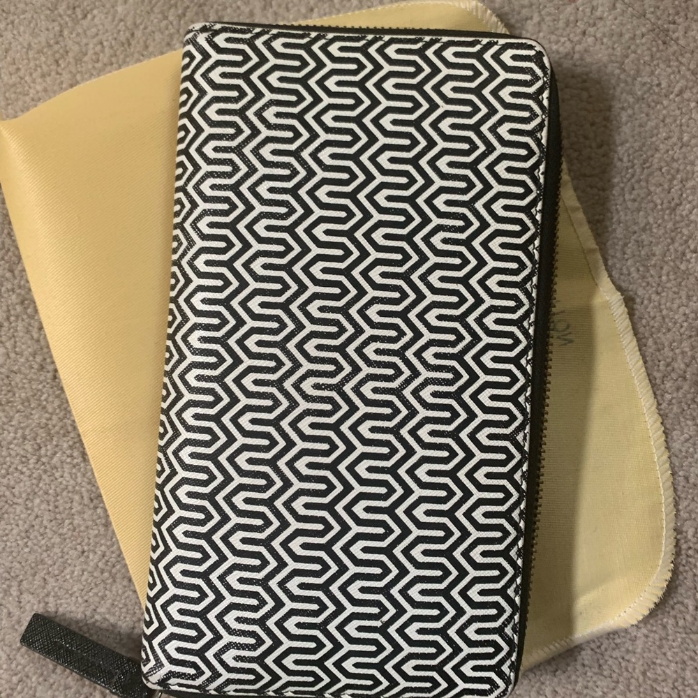 Continental full zip around Wallet - leather (Nordstrom)